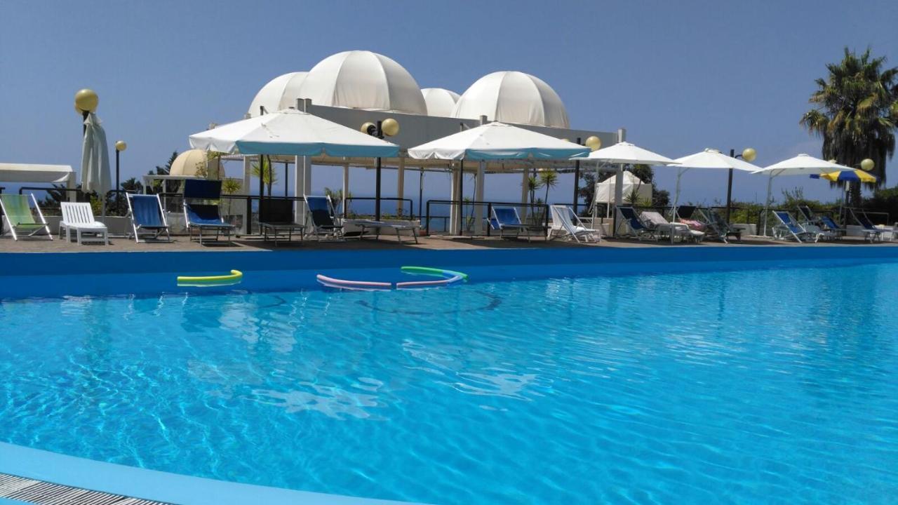 Le Terrazze Aparthotel Агрополи Екстериор снимка